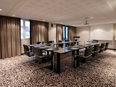 Le Colisee Nantes St Herblain Hotel 3*